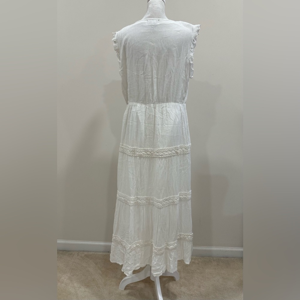 Studio West women's summer white light lace dress with embroidered Size M - Picture 4 of 9
